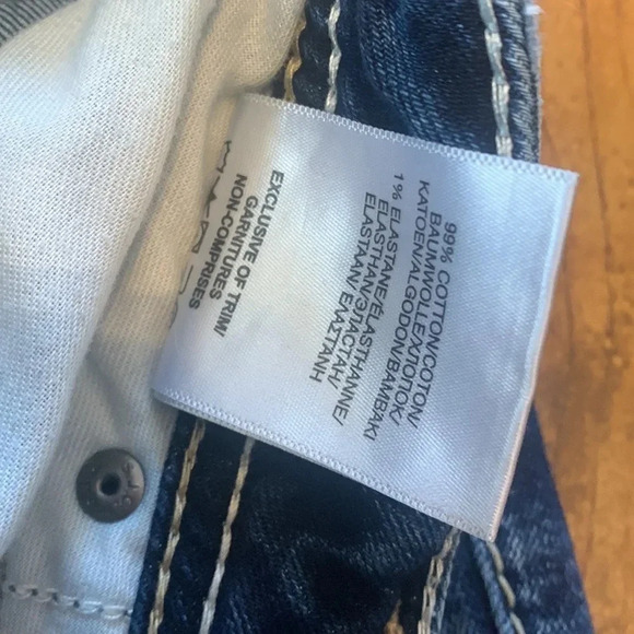 Stylish Blue Distressed Women Jeans - Picture 6 of 8